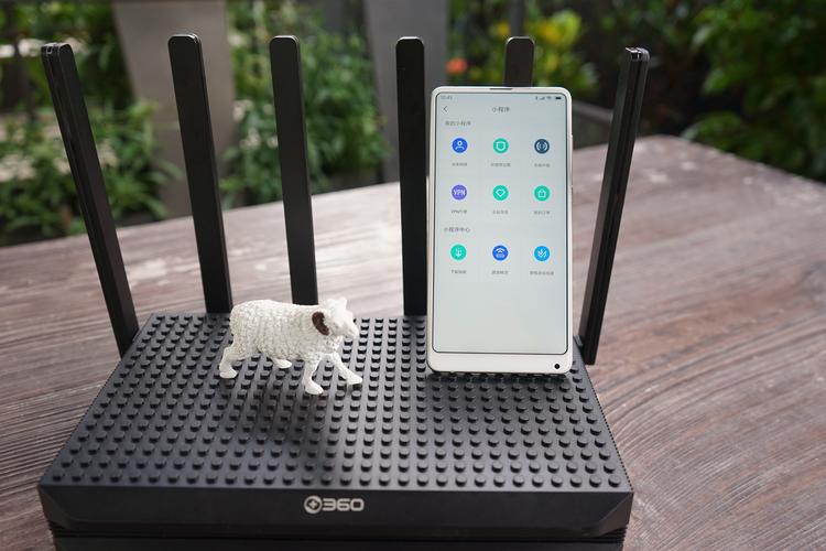 360家庭防火墙路由器5Pro 上网快如闪电，安全堡垒让黑客哭晕在厕所